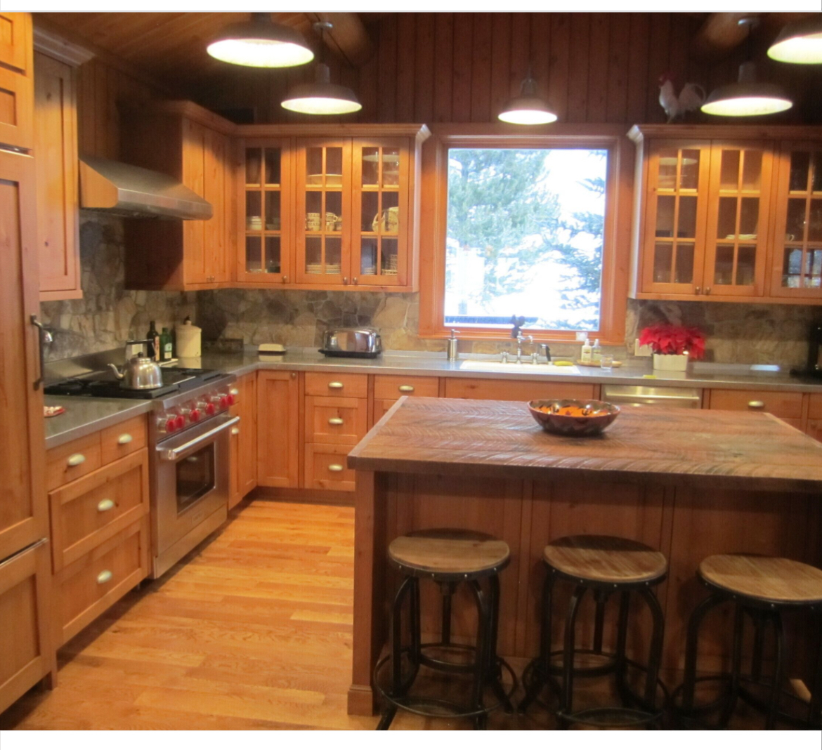 Sawtooth Valley home for rent, expansive kitchen